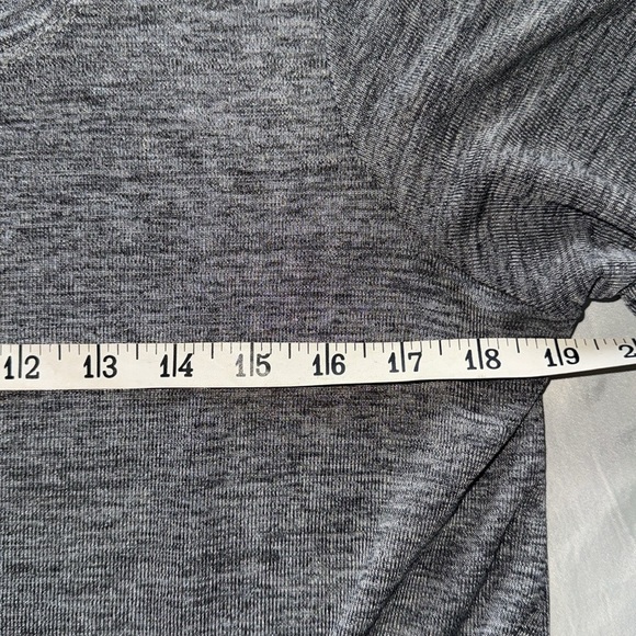 Jane & Delancey Gray Shimmer Twist Knotted Top Lightweight Long Sleeve Sz M - Picture 9 of 12